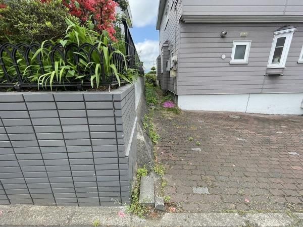 380m2 Land for Sale in Minami-ku, Sapporo - Thumbnail 4
