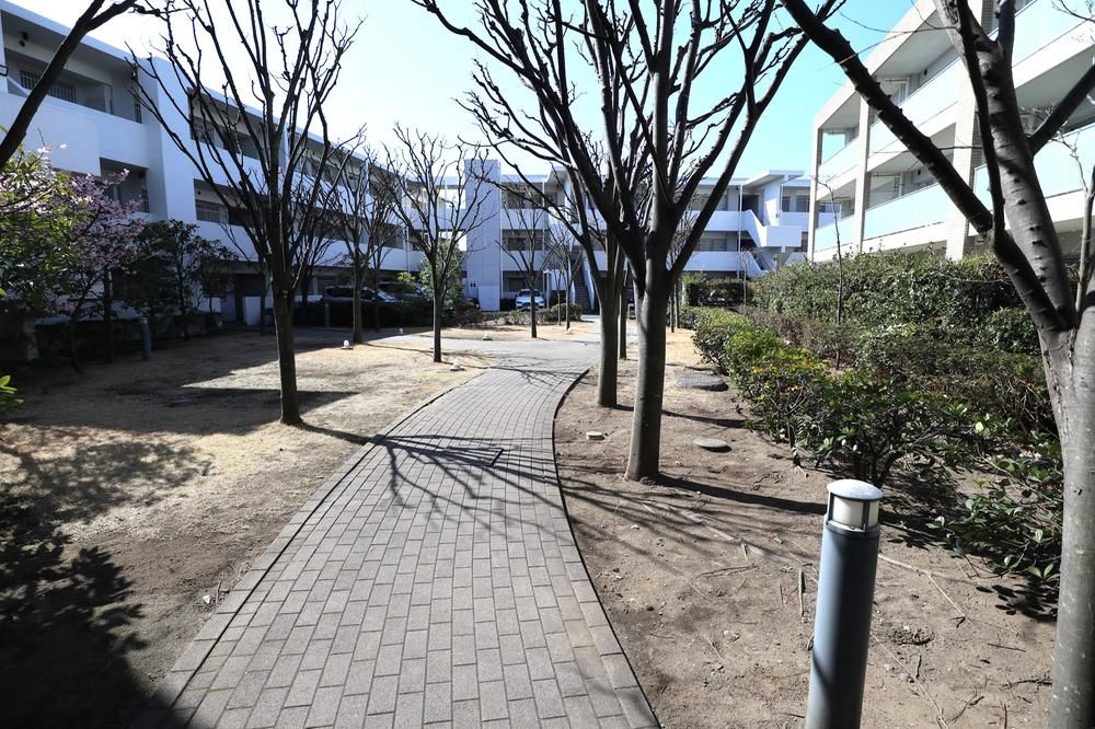 Brillia Kugenuma Sakuragaoka 3LDK Apartment for Sale in Fujisawa - Thumbnail 4