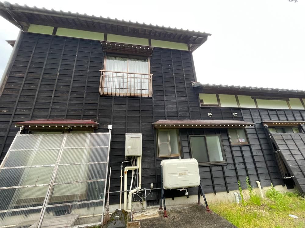 6DK House for Sale in Sanjo City, Niigata with Large Land - Thumbnail 2
