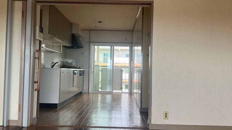 4LDK Apartment for Sale in Atsugi, Kanagawa - 92.19 sqm - Thumbnail 3