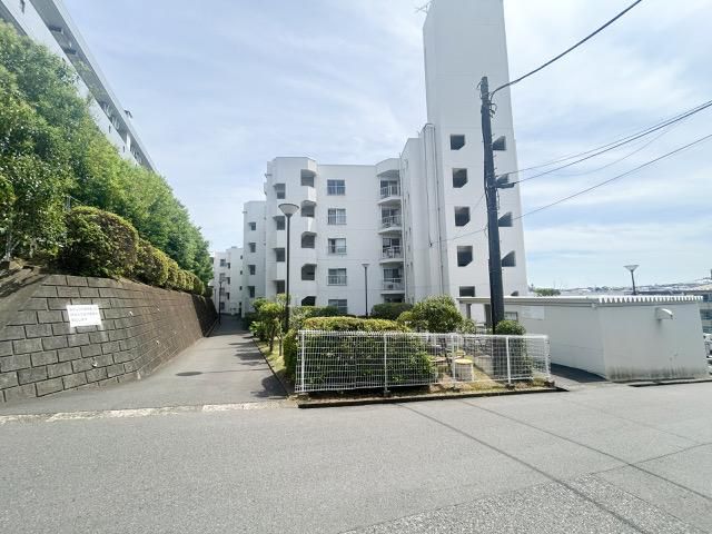 Renovated 3LDK Apartment in Kawasaki Near Miyamae-daira - Thumbnail 2