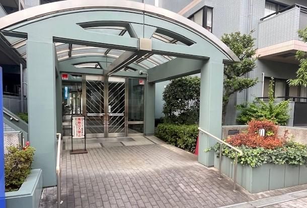 Fully Renovated 3LDK Corner Apartment in Kawasaki, Kanagawa - Thumbnail 3