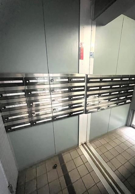 Fully Renovated 3LDK Corner Apartment in Kawasaki, Kanagawa - Thumbnail 2