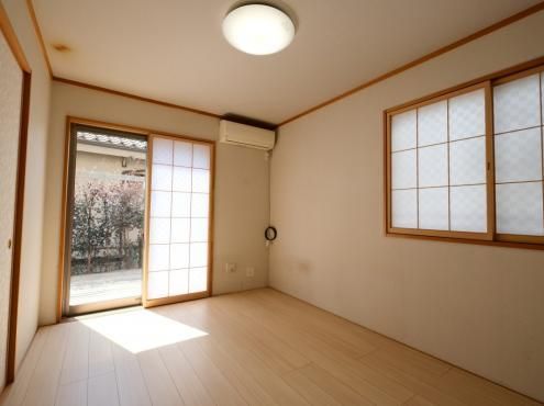 4LDK Detached House in Kodaira, Tokyo – 93m2 on 118m2 Plot - Thumbnail 3