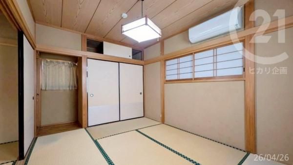 5LDK+S Detached House with Large Garden in Hamura, Tokyo - Thumbnail 4