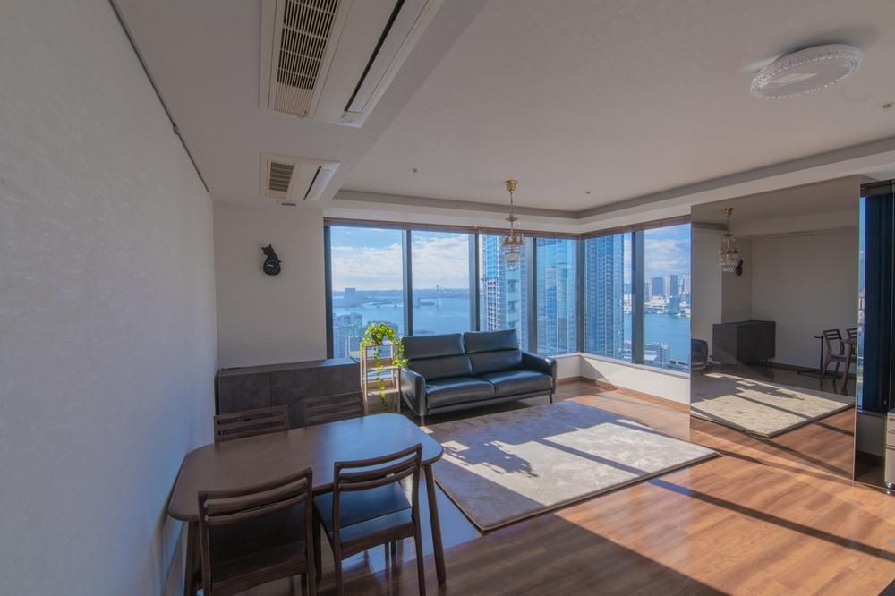 2LDK Apartment in Kachidoki, Chuo-ku, Tokyo with Panoramic Views - Thumbnail 2