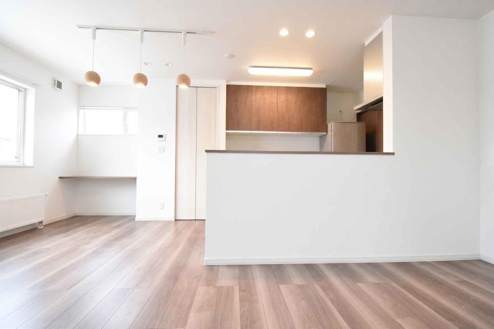 Custom-Built 3LDK+S House in Ebetsu, Hokkaido - 113m² - Thumbnail 3