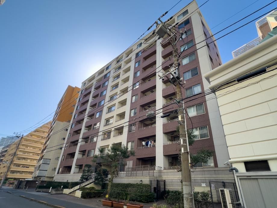 3LDK Apartment for Sale in Naka-ku, Yokohama - Thumbnail 2