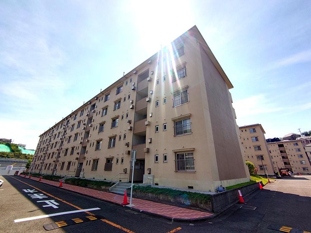 2LDK Apartment for Sale in Sakae Ward, Yokohama - Thumbnail 2