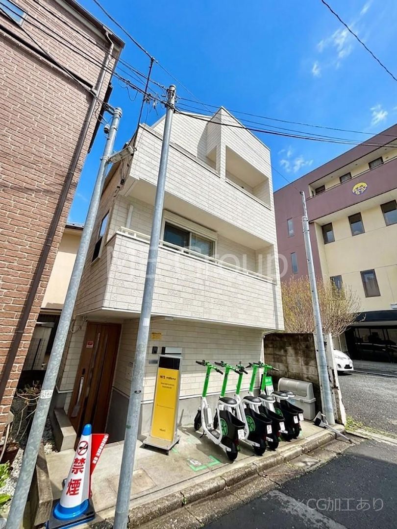 Modern 2LDK House for Sale in Shinjuku, Tokyo - Thumbnail 2