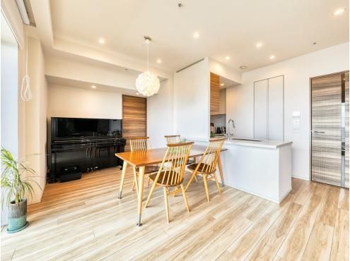3LDK Apartment for Sale in Mihama-ku, Chiba City with Ocean View - Thumbnail 3