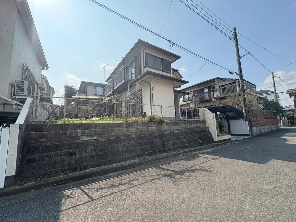 4LDK House for Sale in Hachioji, Tokyo with 56 Tsubo Land - Thumbnail 2