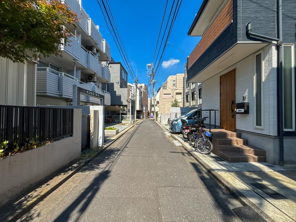 3LDK Modern House for Sale in Shibuya, Tokyo - Image 1