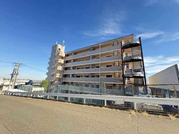 2LDK+S Apartment for Sale in Aoba Ward, Sendai, Miyagi - Thumbnail 3