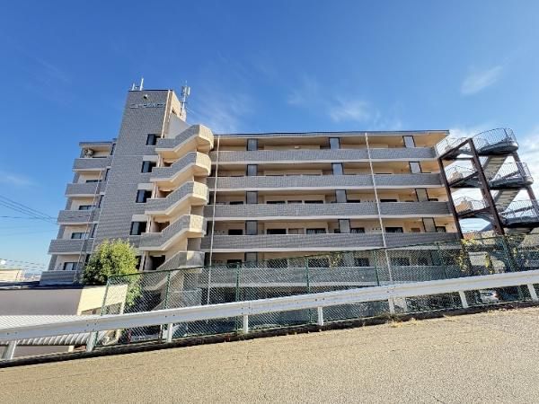 2LDK+S Apartment for Sale in Aoba Ward, Sendai, Miyagi - Thumbnail 2