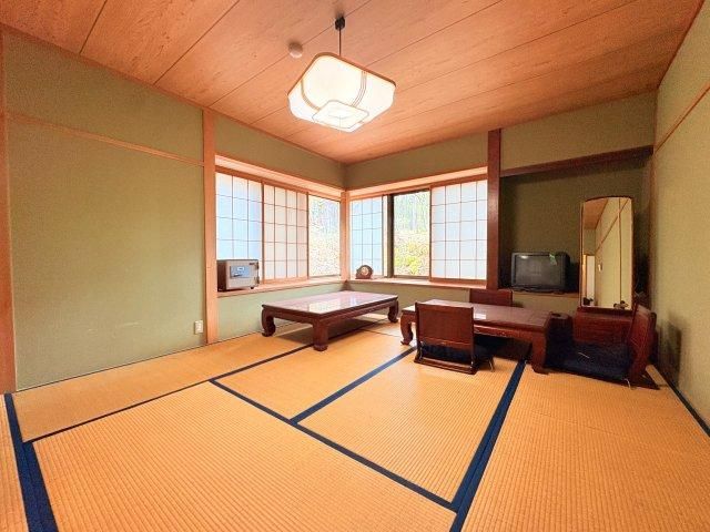 8LDK Used House for Sale in Chino, Nagano with Large Garden - Thumbnail 3
