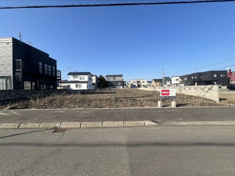 Land for Sale in Kita Ward, Sapporo - 679m2 Plot - Image 1
