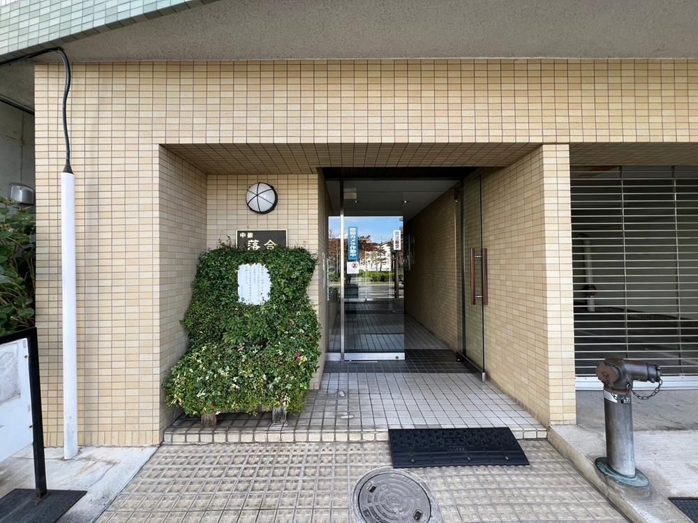 2LDK Apartment for Sale in Nakai, Shinjuku, Tokyo - Thumbnail 2
