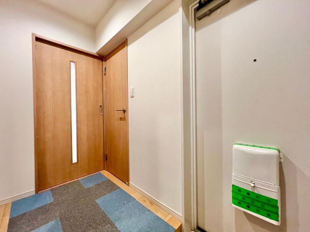 2LDK Apartment for Sale in Nakai, Shinjuku, Tokyo - Thumbnail 4