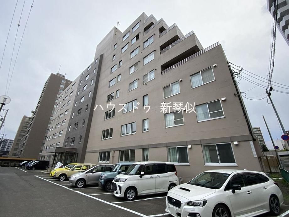2LDK+S Apartment for Sale in Kotoni, Sapporo, Hokkaido - Thumbnail 2
