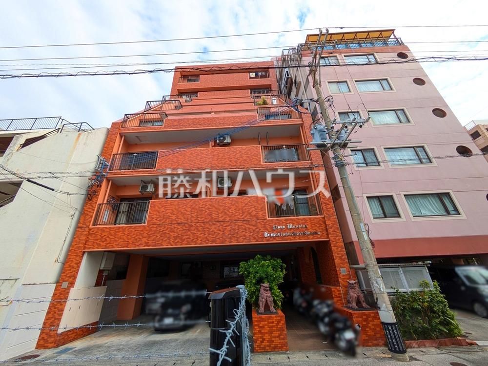 Top Floor 1LDK Apartment for Sale in Naha, Okinawa - Thumbnail 3