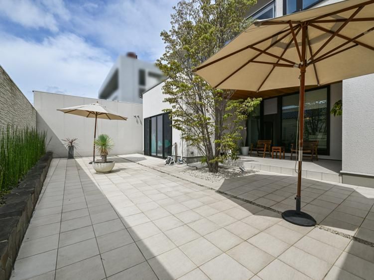 Spacious 2LDK+S House in Himeji with Himeji Castle View - Thumbnail 2