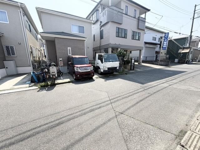4LDK Detached House with Solar Panels in Minami-ku, Saitama - Thumbnail 2