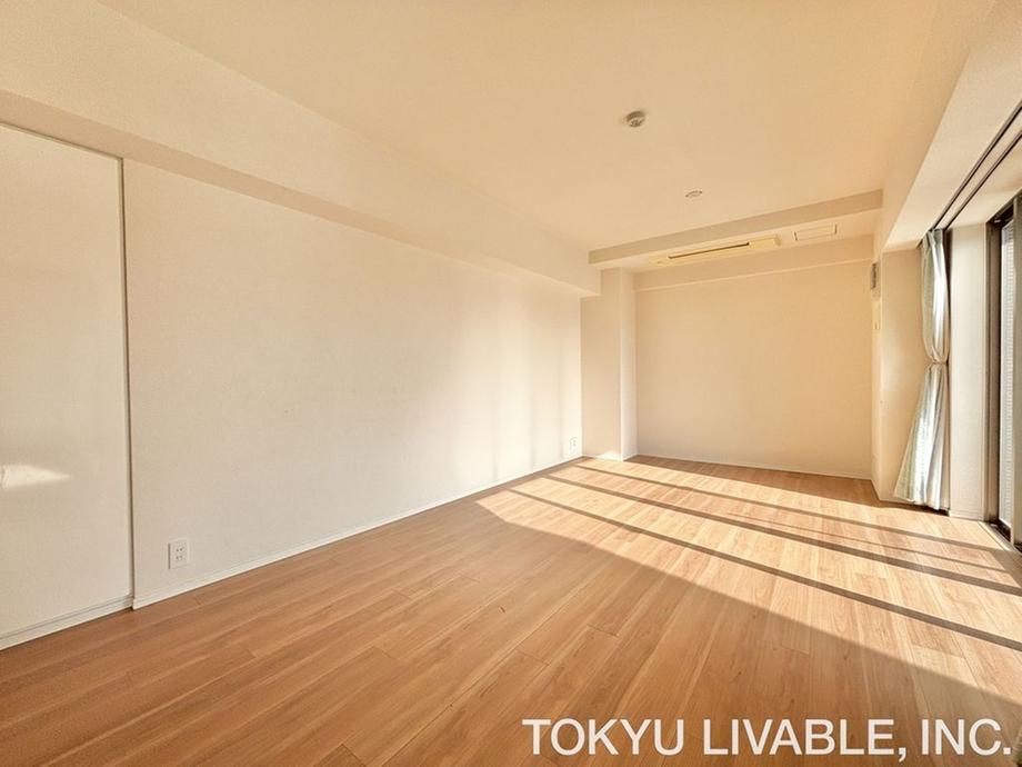 Proud Ichigaya Minamicho Diage 3LDK Apartment in Shinjuku, Tokyo - Thumbnail 3