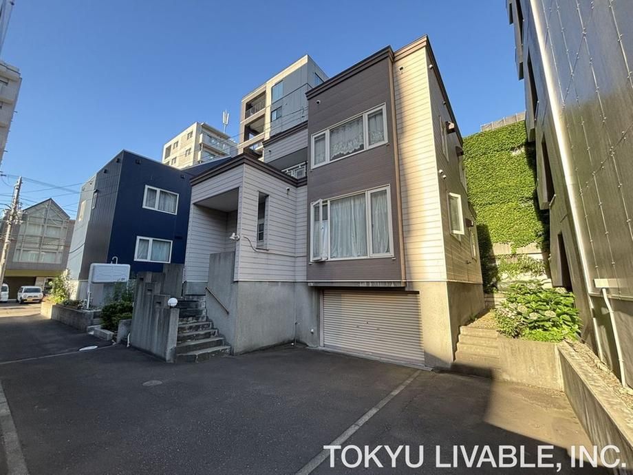 203 sqm Land for Sale in Chuo-ku, Sapporo near Nishi 18-chome Station - Image 1