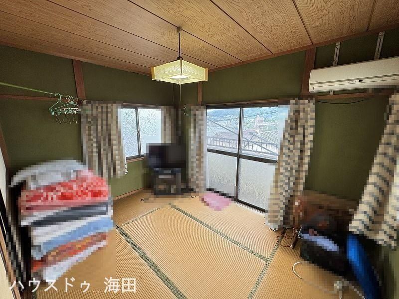 4DK House for Sale in Hiroshima's Aki Ward with 2-Car Garage - Thumbnail 4