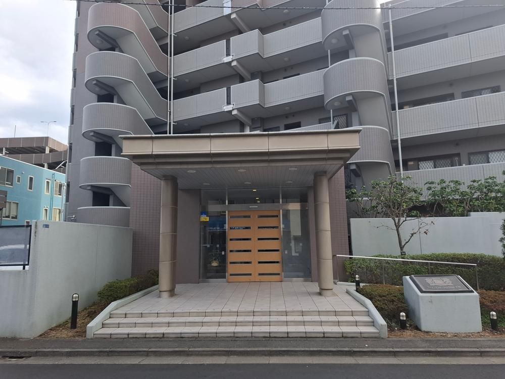 3LDK Renovated Apartment Near Yamato Station in Kanagawa - Thumbnail 2