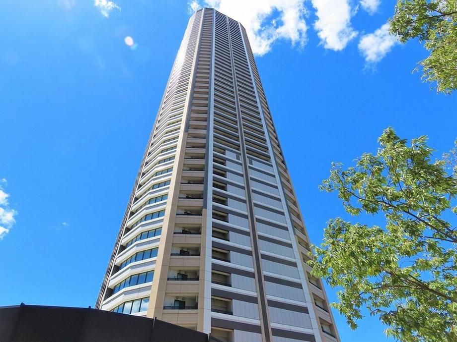 2LDK Apartment for Sale in Musashi-Kosugi, Kawasaki - Thumbnail 2