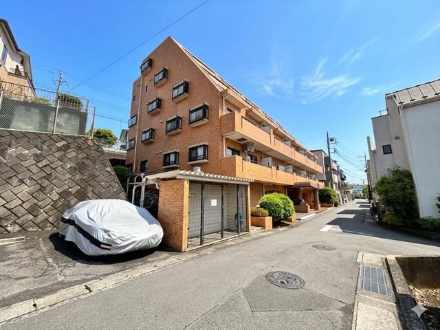 3LDK Top-Floor Apartment for Sale in Ebina, Kanagawa - Thumbnail 2