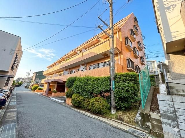 3LDK Top-Floor Apartment for Sale in Ebina, Kanagawa - Thumbnail 3
