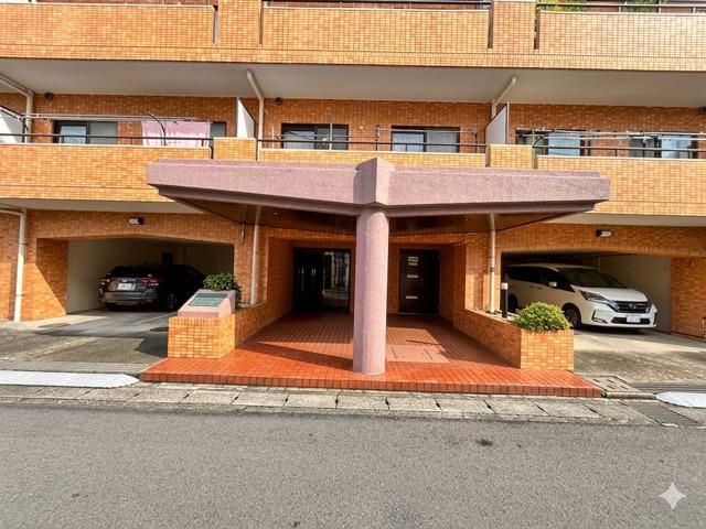 3LDK Top-Floor Apartment for Sale in Ebina, Kanagawa - Thumbnail 4