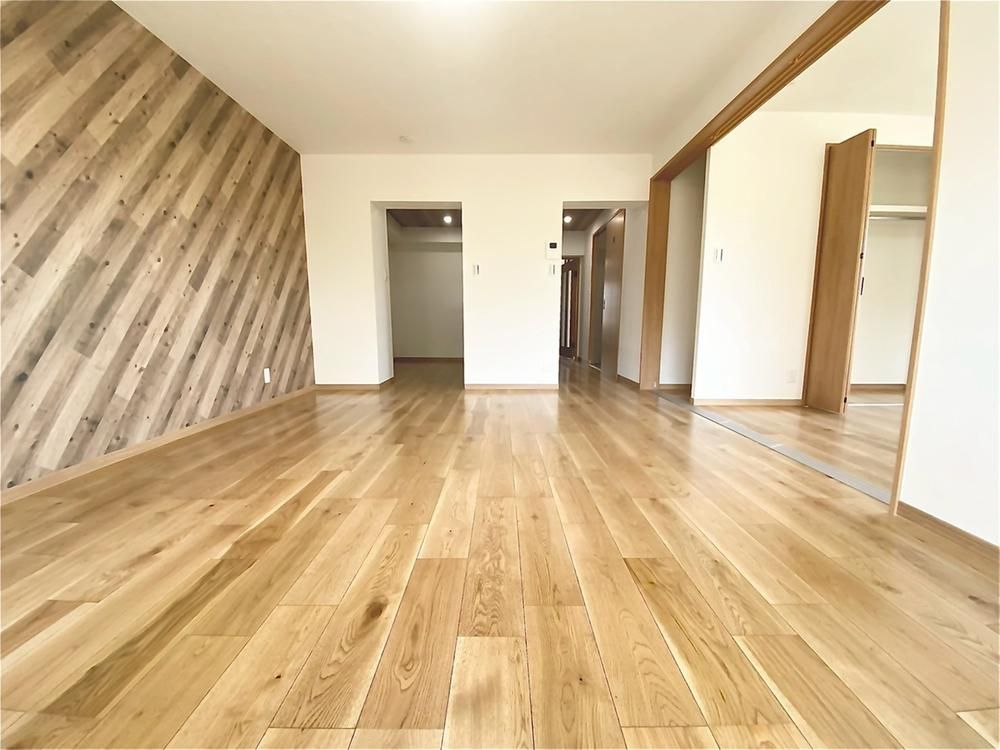 3LDK Renovated Apartment Near Kakiō Station in Kawasaki - Thumbnail 4