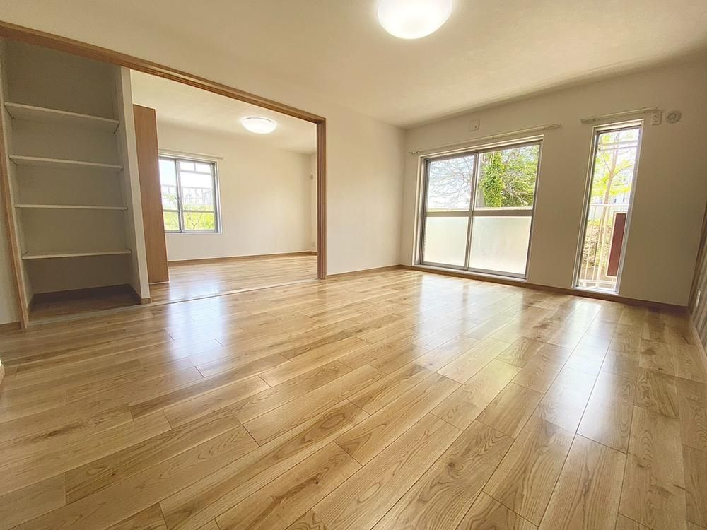 3LDK Renovated Apartment Near Kakiō Station in Kawasaki - Thumbnail 2