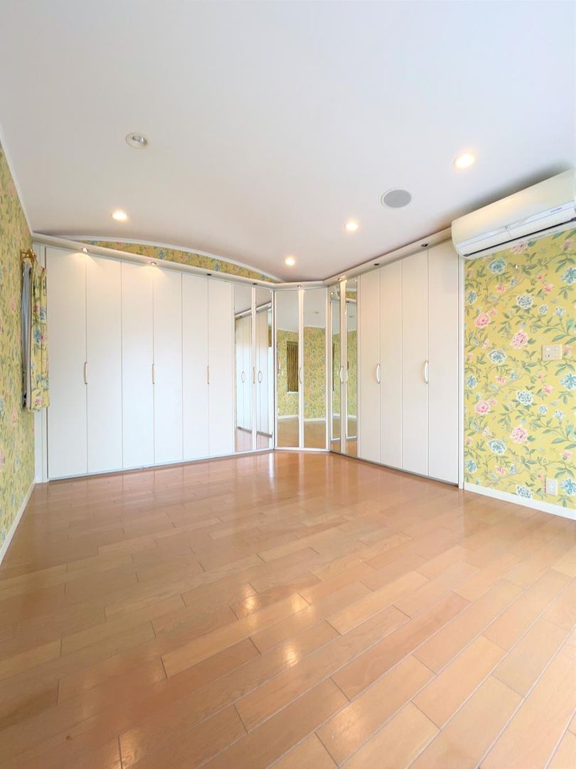 8LDK House for Sale in Yaraicho, Shinjuku, Tokyo - Thumbnail 4
