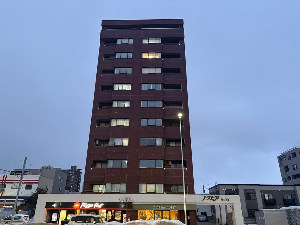 3LDK Apartment for Sale in Chuo Ward, Sapporo with Mount Moiwa Views - Thumbnail 2
