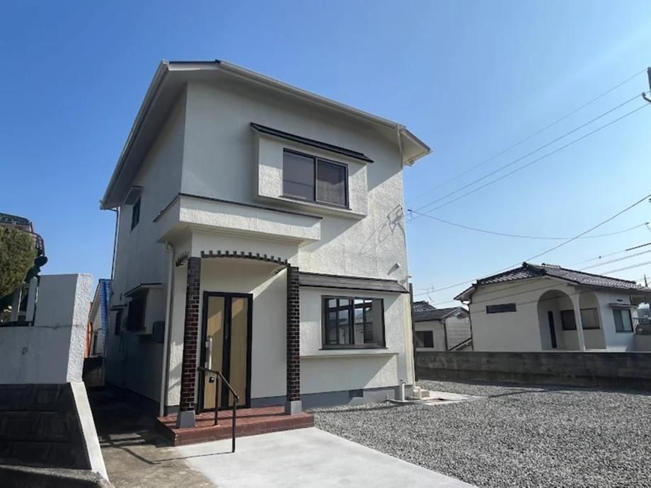 Renovated 3LDK House for Sale in Hiroshima's Aki Ward - Thumbnail 2