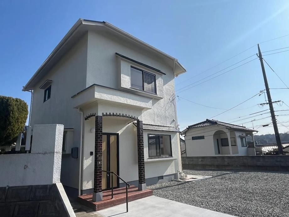 Renovated 3LDK House for Sale in Hiroshima's Aki Ward - Thumbnail 3
