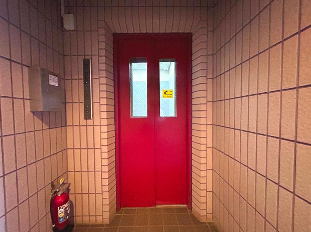 3LDK Top Floor Apartment in Yamato, Kanagawa - Thumbnail 4