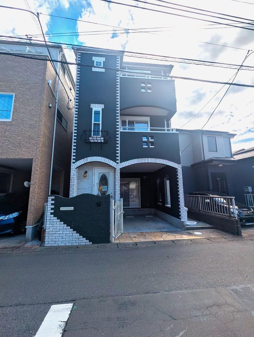 Renovated 3-Story House in Ebina, Kanagawa | 3LDK+S - Thumbnail 2