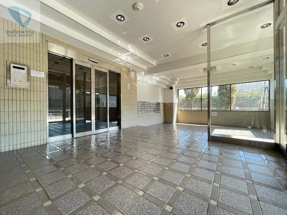 2LDK Renovated Apartment for Sale in Ebina, Kanagawa - Thumbnail 3