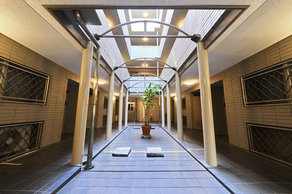 Renovated 2LDK Apartment in Zoshigaya, Toshima, Tokyo - Thumbnail 3
