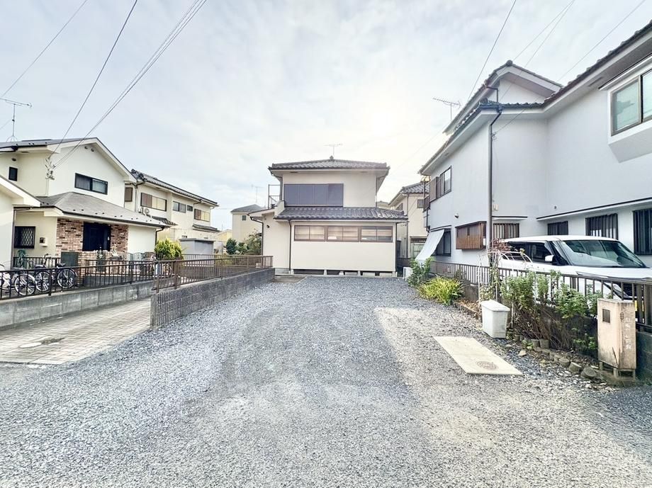 6LDK Detached House in Hamura, Tokyo with Parking for 4 Cars - Thumbnail 2