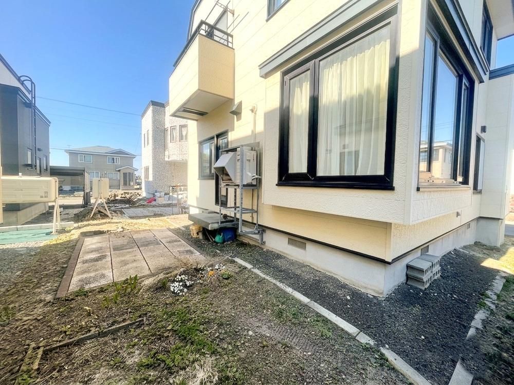 4LDK Used House in Ebetsu, Hokkaido - 13.9 Million Yen - Thumbnail 2
