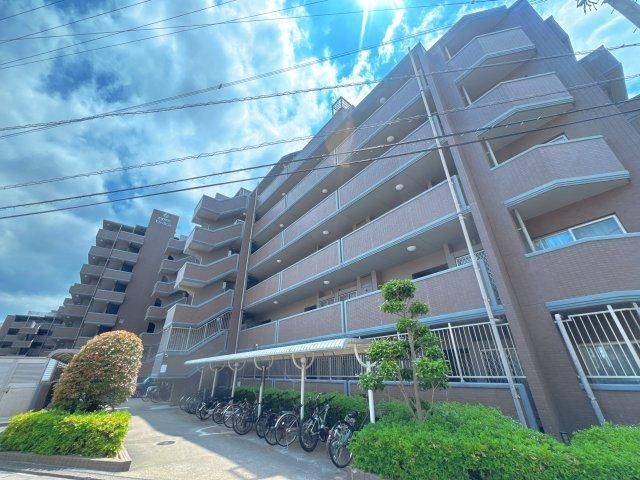 4LDK Renovated Apartment in Kasuga, Fukuoka - 95.66 sqm - Thumbnail 3