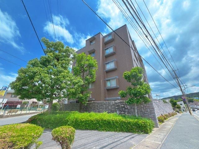 4LDK Renovated Apartment in Kasuga, Fukuoka - 95.66 sqm - Thumbnail 2
