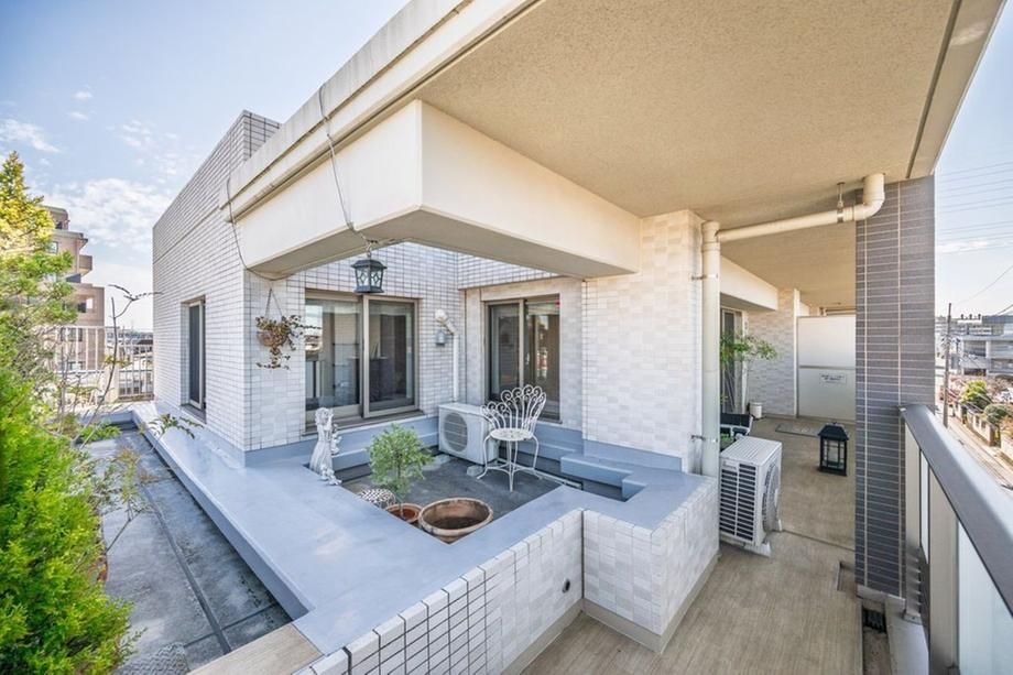 Proud Minami-Urawa Negishi 4LDK Apartment for Sale in Saitama - Thumbnail 2